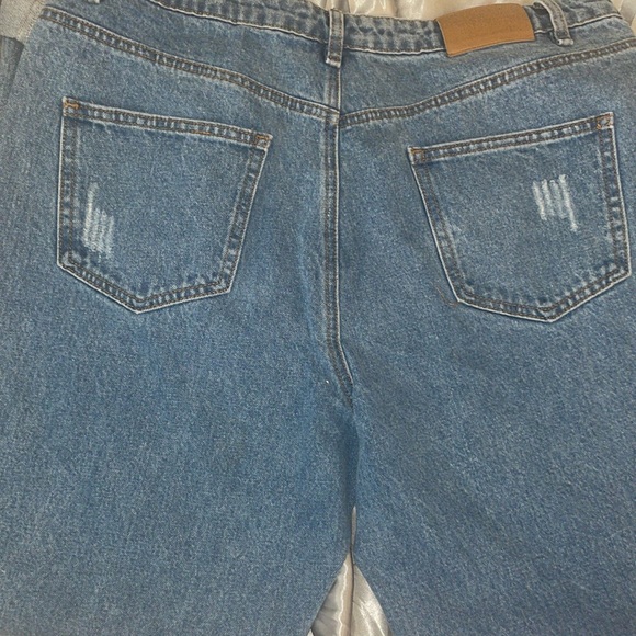 Missguided Distressed Denim Jeans Size 12 NWT - Picture 6 of 7